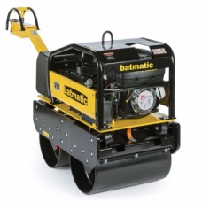 VR22 HK Cilindru vibrocompactor 725 kg, Forta compactare 22 kN
Motor diesel Kohler 1D42 Z, putere 10,2 cp demaraj electric